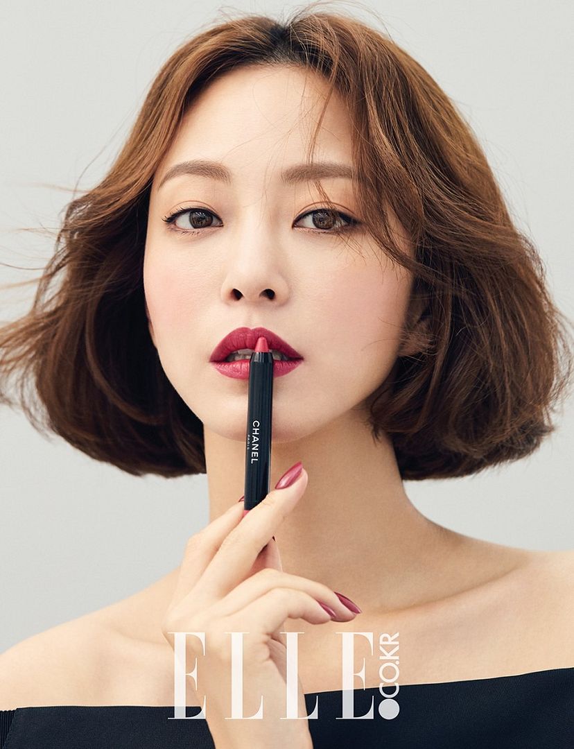 Han Ye Seul Shows Chanel Lipstick Colors In Elle Couch Kimchi